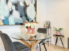 Prime Location Modern 1BR Beside Skytower VS Pool